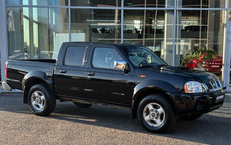 Nissan NP300, 2010 год, 1 195 000 рублей, 1 фотография