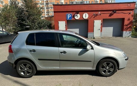 Volkswagen Golf V, 2004 год, 690 000 рублей, 7 фотография