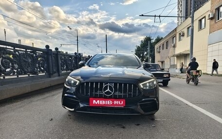 Mercedes-Benz E-Класс, 2020 год, 3 850 000 рублей, 2 фотография