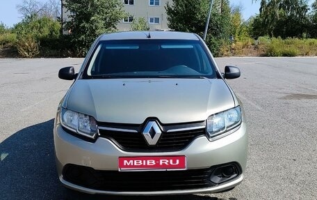 Renault Logan II, 2015 год, 720 000 рублей, 1 фотография