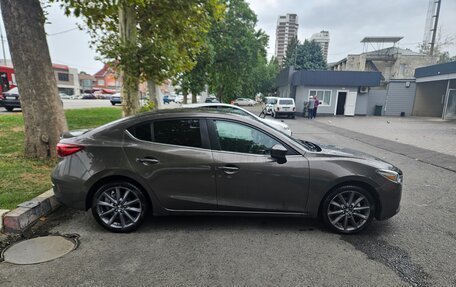 Mazda 3, 2017 год, 1 900 000 рублей, 2 фотография