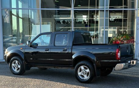 Nissan NP300, 2010 год, 1 195 000 рублей, 2 фотография