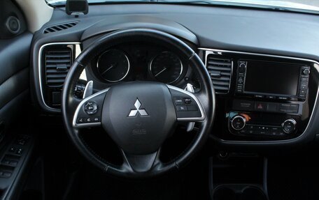 Mitsubishi Outlander III рестайлинг 3, 2014 год, 1 700 000 рублей, 7 фотография