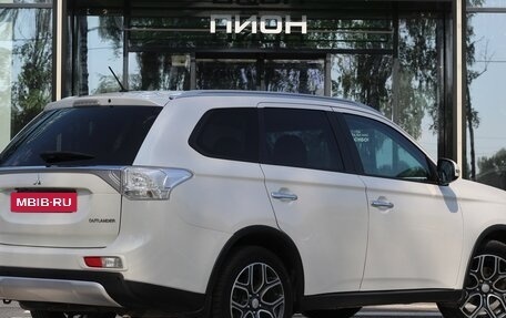 Mitsubishi Outlander III рестайлинг 3, 2014 год, 1 700 000 рублей, 3 фотография