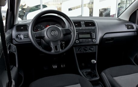 Volkswagen Polo VI (EU Market), 2011 год, 880 000 рублей, 6 фотография