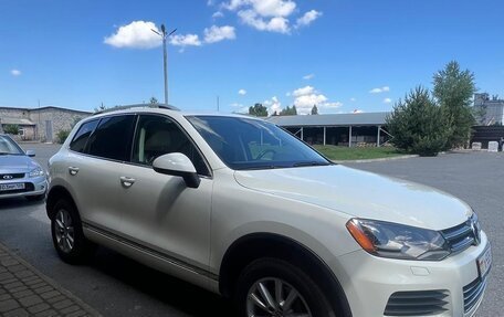 Volkswagen Touareg III, 2011 год, 900 000 рублей, 1 фотография