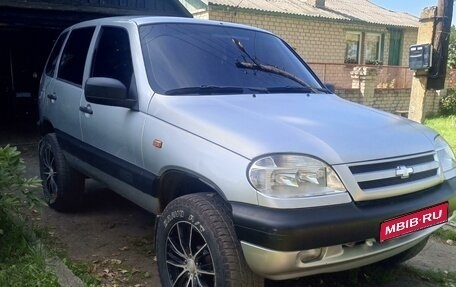 Chevrolet Niva I рестайлинг, 2003 год, 420 000 рублей, 1 фотография