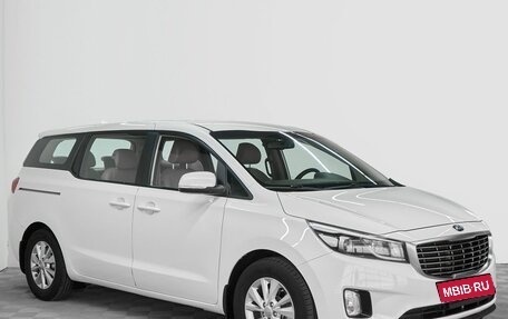 KIA Carnival III, 2016 год, 2 699 000 рублей, 2 фотография