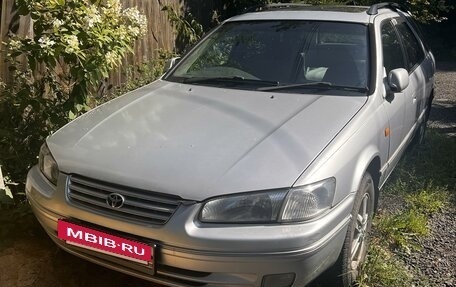 Toyota Camry, 1997 год, 450 000 рублей, 3 фотография