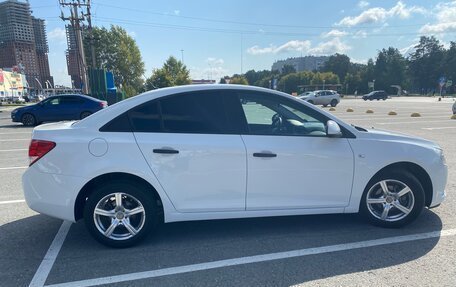 Chevrolet Cruze II, 2011 год, 790 000 рублей, 9 фотография