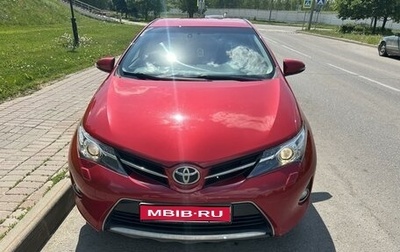 Toyota Auris II, 2013 год, 1 400 000 рублей, 1 фотография