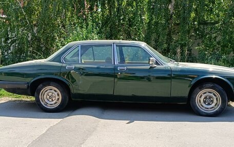 Jaguar XJ III (X350), 1981 год, 1 400 000 рублей, 8 фотография