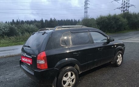 Hyundai Tucson III, 2005 год, 700 000 рублей, 2 фотография