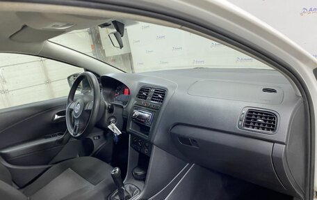 Volkswagen Polo VI (EU Market), 2012 год, 800 000 рублей, 12 фотография