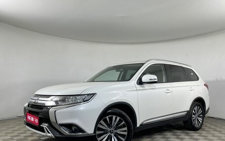 Mitsubishi Outlander III рестайлинг 3, 2018 год, 2 393 555 рублей, 1 фотография