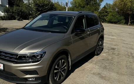 Volkswagen Tiguan II, 2019 год, 2 950 000 рублей, 1 фотография