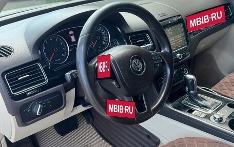 Volkswagen Touareg III, 2011 год, 900 000 рублей, 3 фотография