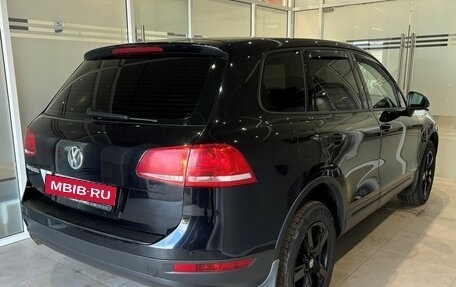 Volkswagen Touareg III, 2011 год, 1 575 000 рублей, 4 фотография