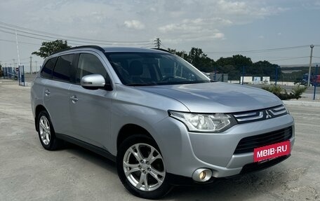 Mitsubishi Outlander III рестайлинг 3, 2012 год, 1 837 000 рублей, 3 фотография