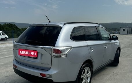 Mitsubishi Outlander III рестайлинг 3, 2012 год, 1 837 000 рублей, 5 фотография