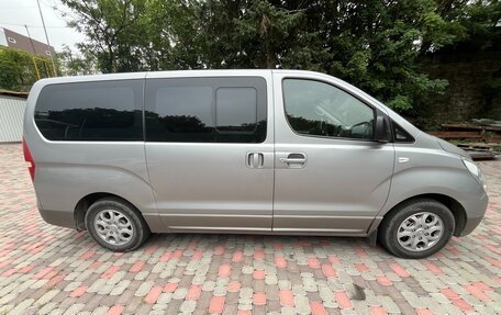 Hyundai H-1 II рестайлинг, 2011 год, 1 520 000 рублей, 4 фотография