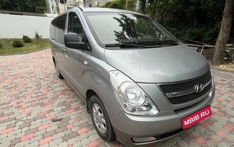 Hyundai H-1 II рестайлинг, 2011 год, 1 520 000 рублей, 2 фотография