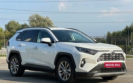 Toyota RAV4, 2020 год, 4 400 000 рублей, 10 фотография