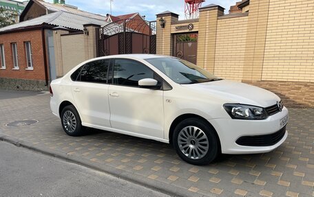 Volkswagen Polo VI (EU Market), 2011 год, 800 000 рублей, 1 фотография