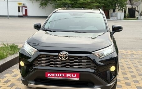 Toyota RAV4, 2021 год, 3 870 000 рублей, 3 фотография