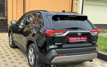 Toyota RAV4, 2021 год, 3 870 000 рублей, 9 фотография