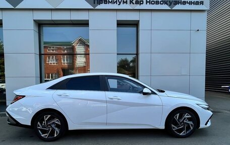 Hyundai Elantra, 2023 год, 2 240 000 рублей, 4 фотография