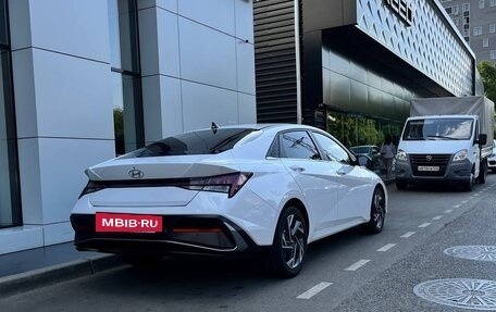 Hyundai Elantra, 2023 год, 2 240 000 рублей, 5 фотография