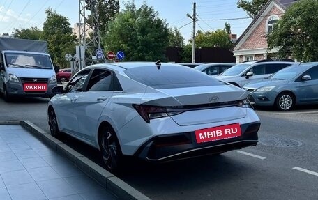 Hyundai Elantra, 2023 год, 2 240 000 рублей, 7 фотография