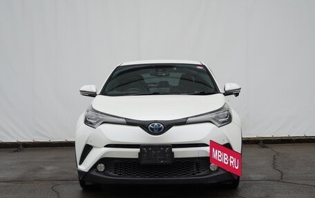 Toyota C-HR I рестайлинг, 2017 год, 1 899 000 рублей, 3 фотография