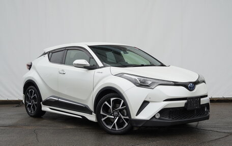 Toyota C-HR I рестайлинг, 2017 год, 1 899 000 рублей, 4 фотография