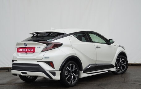 Toyota C-HR I рестайлинг, 2017 год, 1 899 000 рублей, 7 фотография