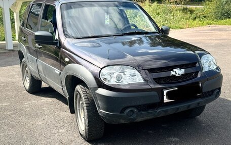 Chevrolet Niva I рестайлинг, 2017 год, 790 000 рублей, 2 фотография