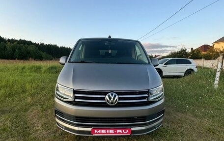 Volkswagen Caravelle T6 рестайлинг, 2017 год, 3 385 000 рублей, 2 фотография