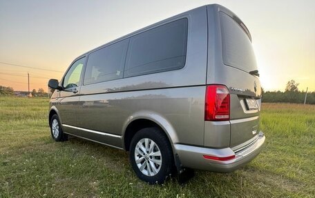 Volkswagen Caravelle T6 рестайлинг, 2017 год, 3 385 000 рублей, 10 фотография