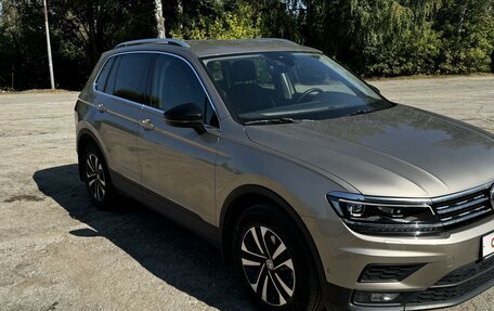 Volkswagen Tiguan II, 2019 год, 2 950 000 рублей, 2 фотография