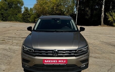 Volkswagen Tiguan II, 2019 год, 2 950 000 рублей, 3 фотография