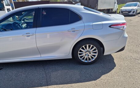 Toyota Camry, 2019 год, 2 950 000 рублей, 3 фотография