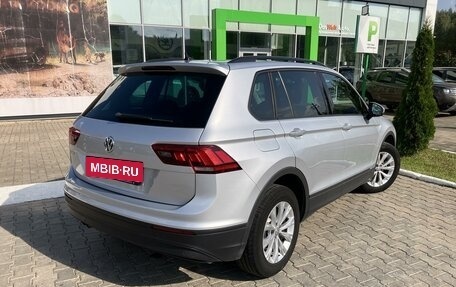 Volkswagen Tiguan II, 2019 год, 2 370 000 рублей, 4 фотография