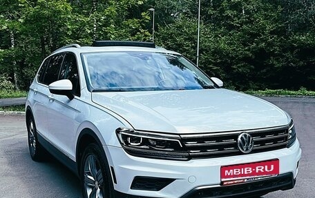 Volkswagen Tiguan II, 2018 год, 3 490 000 рублей, 1 фотография