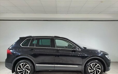 Volkswagen Tiguan II, 2018 год, 2 037 000 рублей, 5 фотография