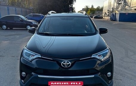 Toyota RAV4, 2018 год, 2 850 000 рублей, 3 фотография