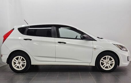 Hyundai Solaris II рестайлинг, 2013 год, 870 000 рублей, 2 фотография