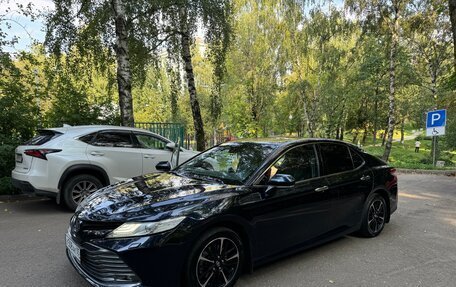 Toyota Camry, 2019 год, 2 600 000 рублей, 1 фотография