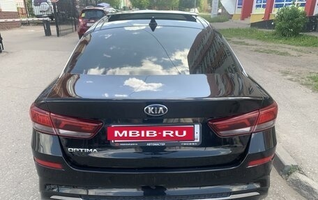 KIA Optima IV, 2019 год, 2 500 000 рублей, 3 фотография