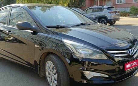 Hyundai Solaris II рестайлинг, 2015 год, 870 000 рублей, 5 фотография